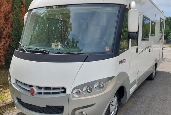 CAMPING-CAR RAPIDO AVANT